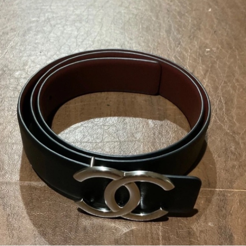 New Chanel Chanel Reversible CC Logo Leather Belt Black Burgundy Size 85 EU
